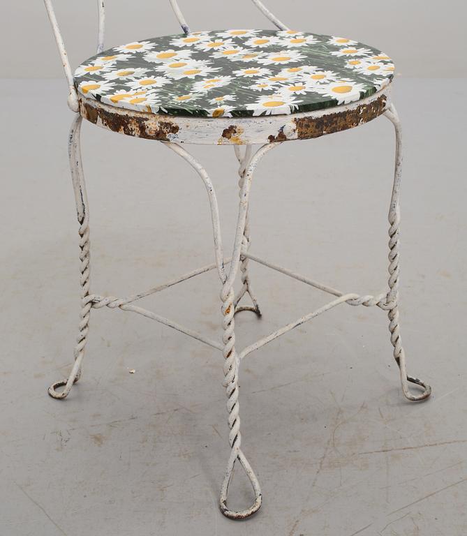 TRÄDGÅRDSGRUPP, 3 delar, delvis Grytgöl, 1900-tal.