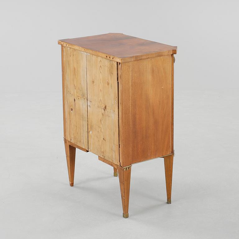 POTTSKÅP, sengustaviansk stil, 1800-tal.