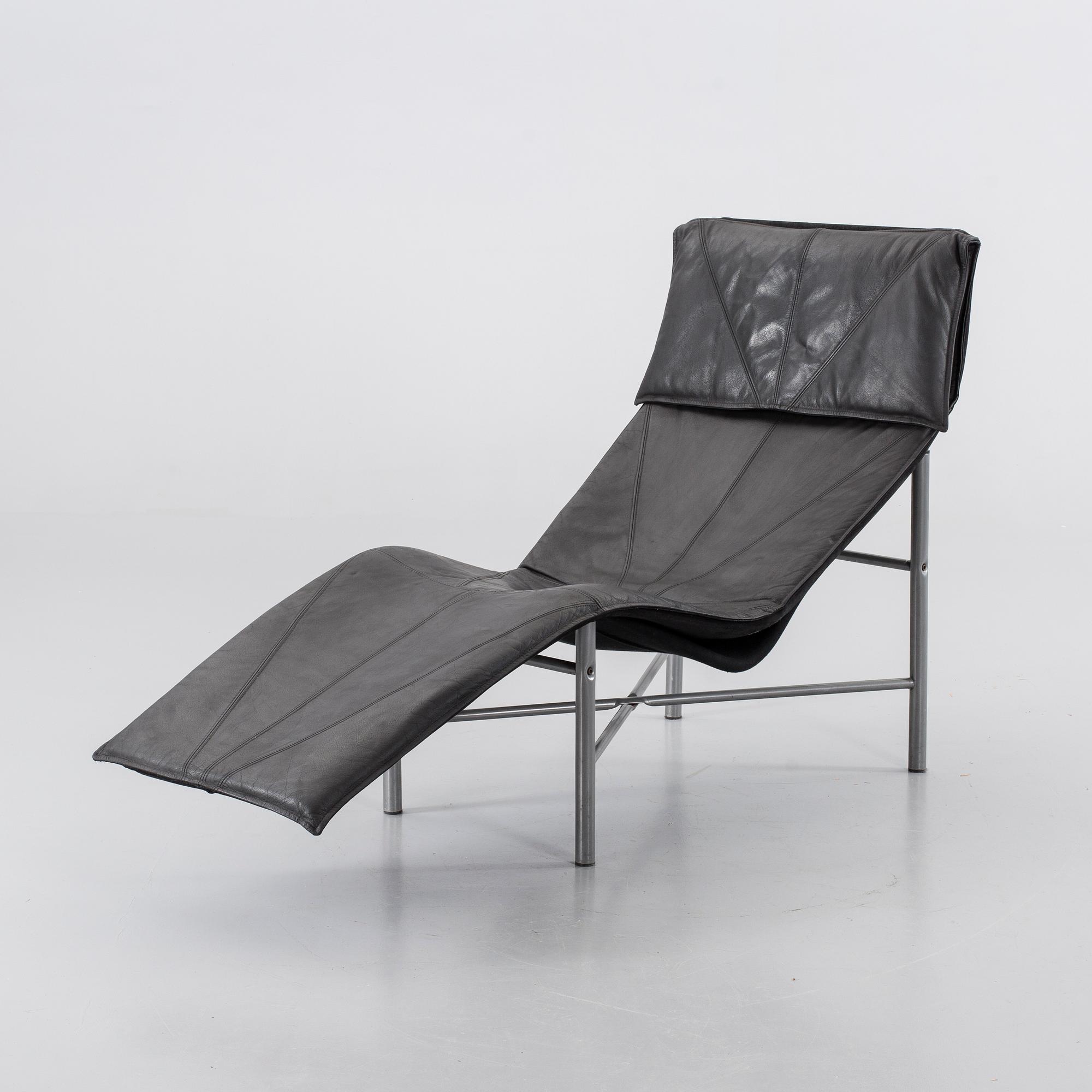 IKEA LOUNGE CHAIR.