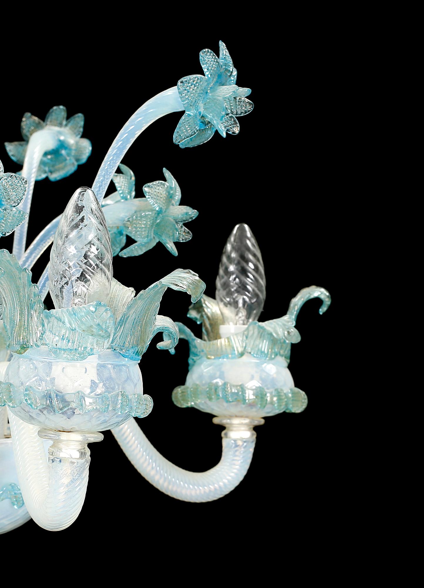 LJUSKRONA, glas, venetiansk stil, 1900-talets mitt. Höjd 62 cm.