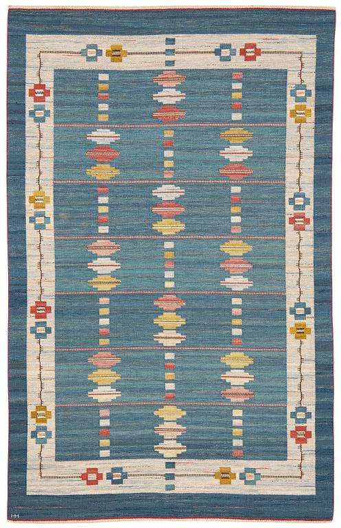 A carpet, flat weave, ca 291,5 x 186 cm, signed MM.