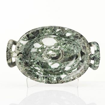 A presumably Italian marble and onyx tazza, around year 1900.