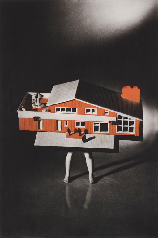 Laurie Simmons, "Walking House", 1996.