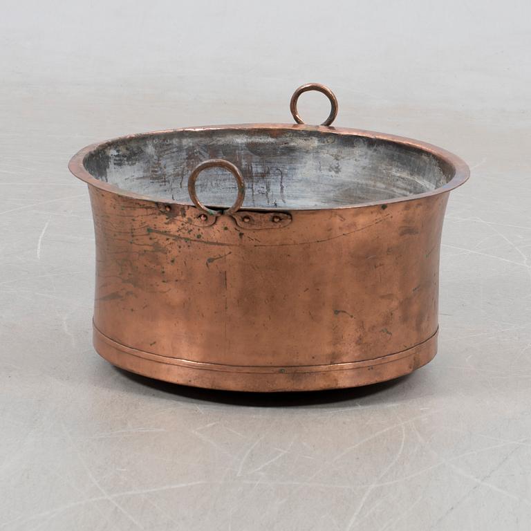 Copper pot, turn of the 20th century.