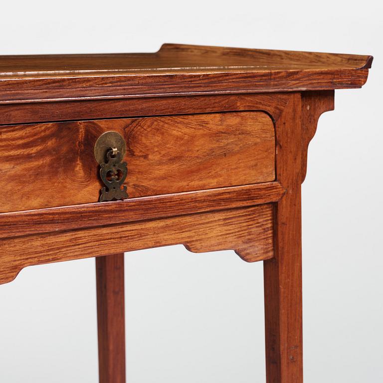 Altarbord, hardwood. Qingdynastin, 1700-tal.
