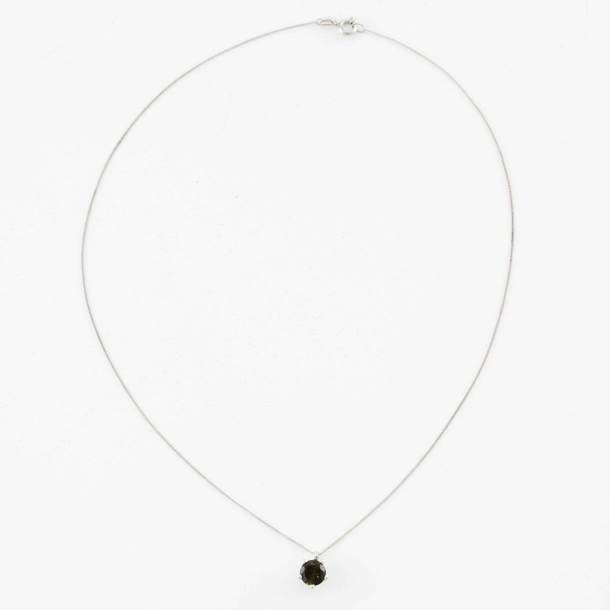 Necklace 14K white gold with green tourmaline.