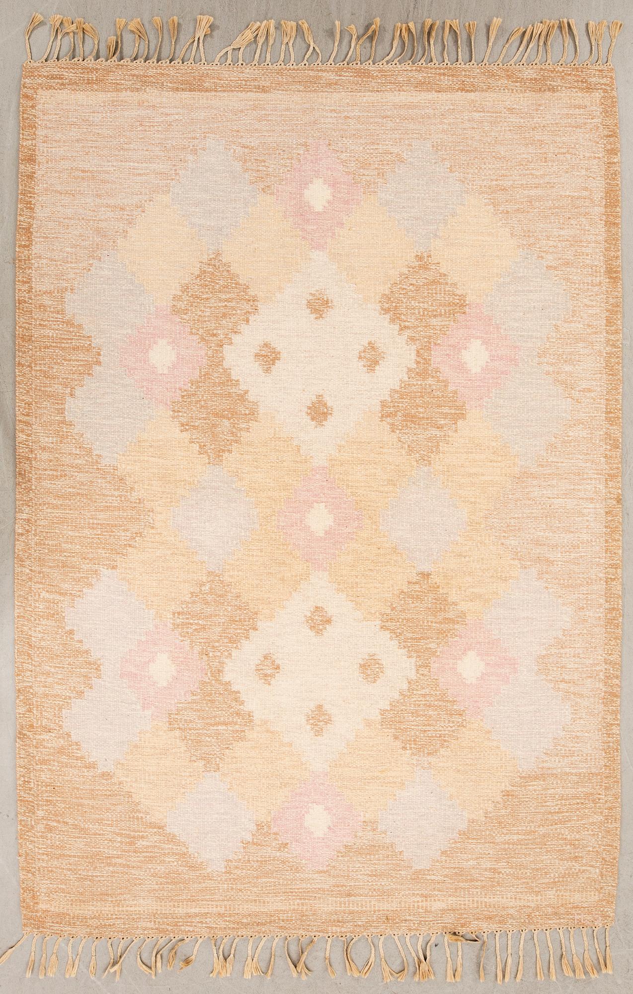 Rölakan rug signed ILS, approximately 233x168 cm.