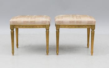 TABURETTER, 1 par, gustaviansk stil, 1900-talets mitt.