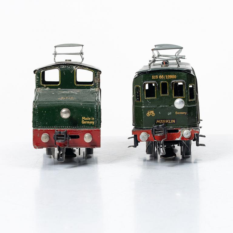 Märklin, Locomotives, carriages and accessories, first half of the 20th century.