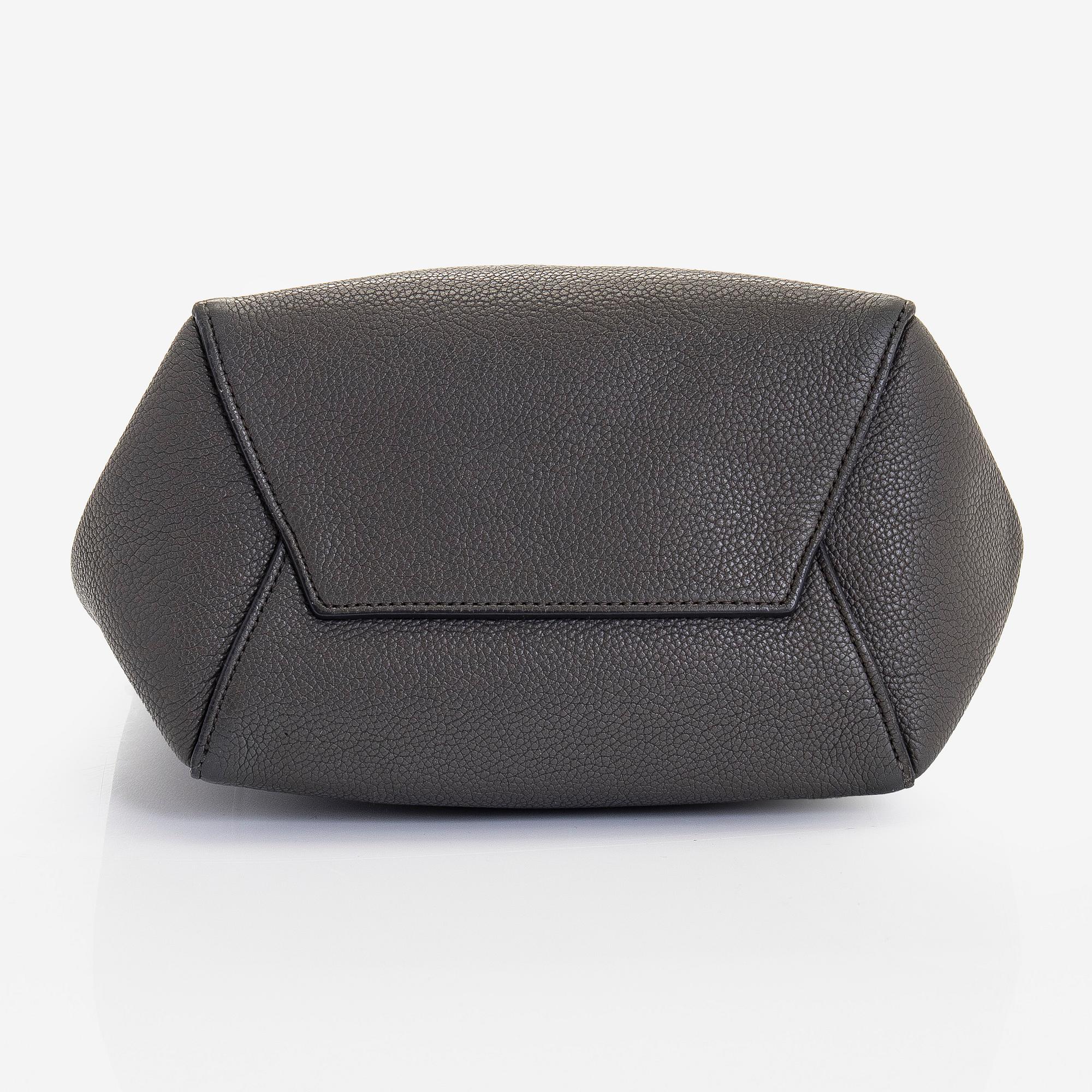 Céline, a "Seau Sangle Small" bag.