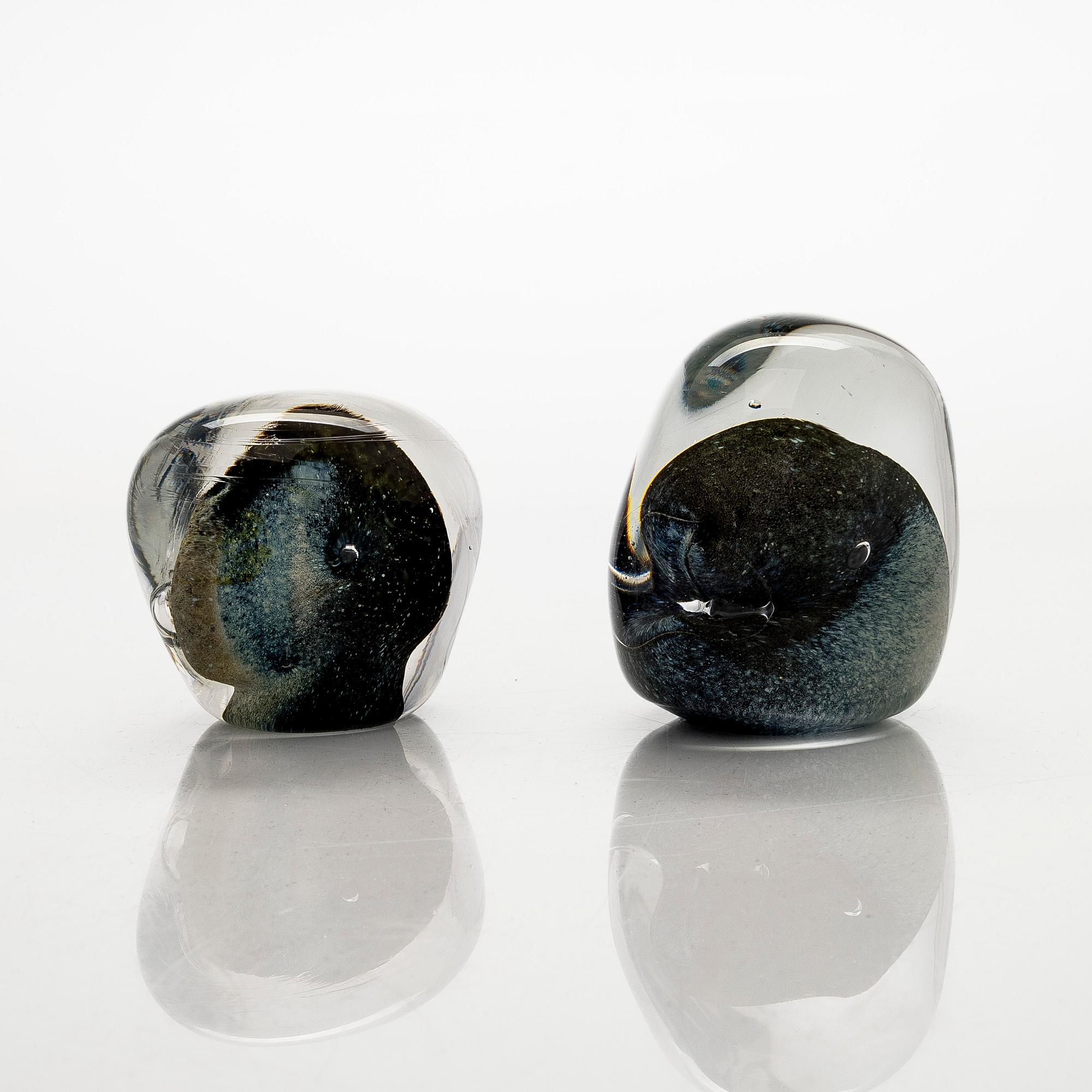 Tiina Nordström, konstglas, 2 st, signerade Tiina Nordström, Iittala 1991.