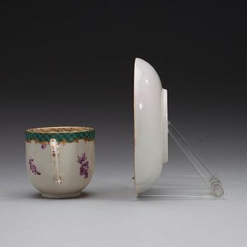 A Meissen cup with stand, ca 1755.