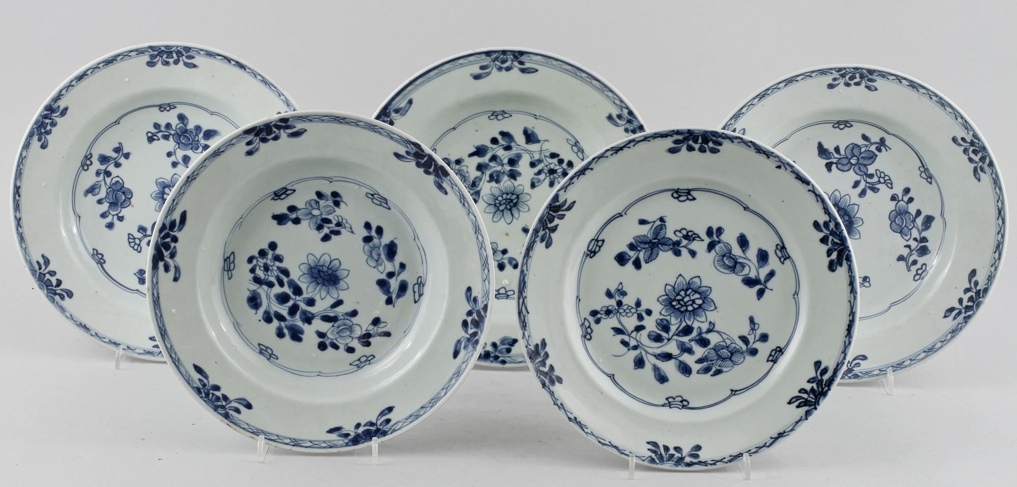 TALLRIKAR, 5 st, porslin, Kina, 1700/1800-tal.