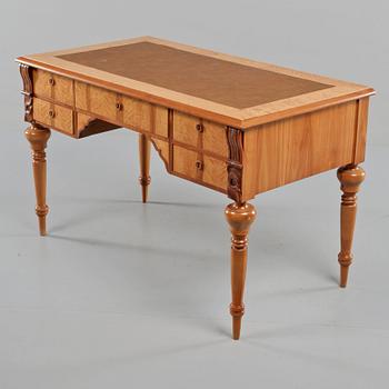SKRIVBORD, nyrenässans, sent 1800-tal.