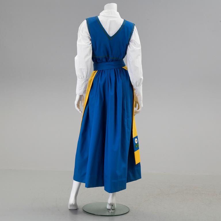 A Swedish folk costume from the second half of the 20th century.