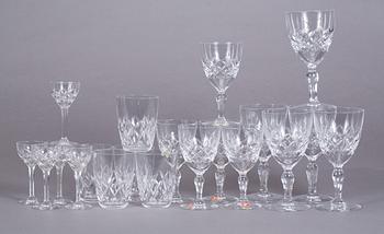 GLASSERVIS, 40 delar, "Karolina", Gunnar Cyrén, Orrefors.
