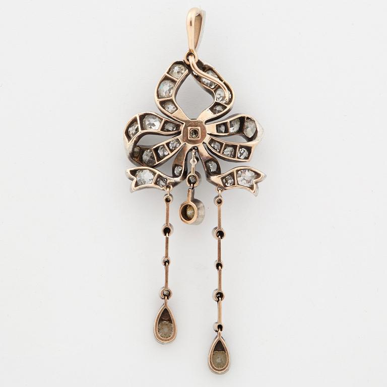 A old- and rosecut diamond pendant. Probably 1860s.