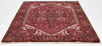 A carpet, Heriz/Gorovan, ca 287 x 205 cm.