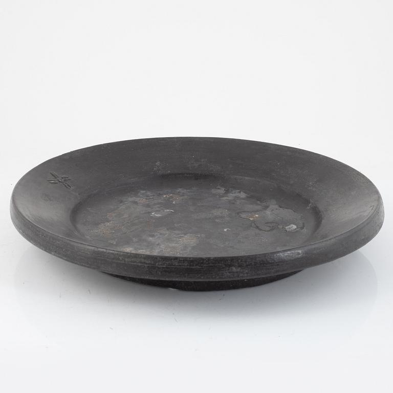 Anja Notini, an earthenware dish, own workshop, Saltsjö-Boo.