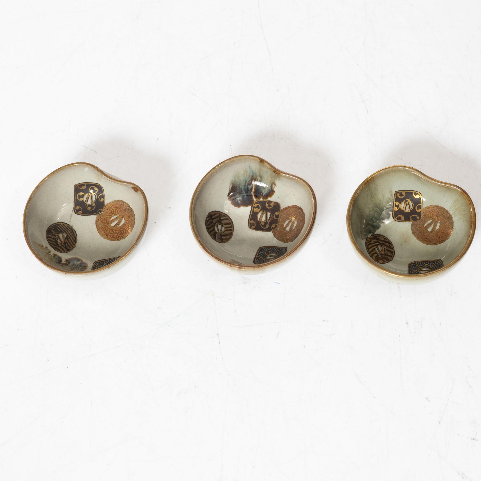 Sake-servis, sju delar, stengods, Japan, 1900-tal.