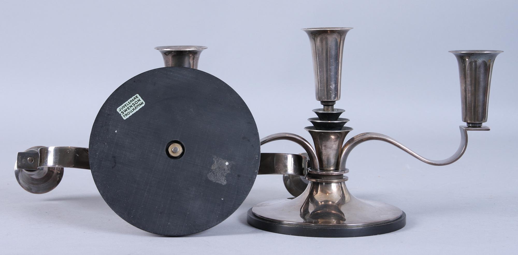 KANDELABRAR, ett par samt BORDSLAMPA, vitmetall, delvis Danmark, 1900-tal.