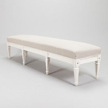 A late Gustavian bench from early 19th century.