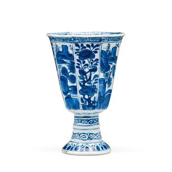 465. A blue and white goblet, Qing dynasty, Kangxi (1662-1722).