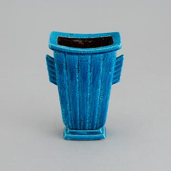 A chamotte vase, designed by Gunnar Nylund, 1930/40s.