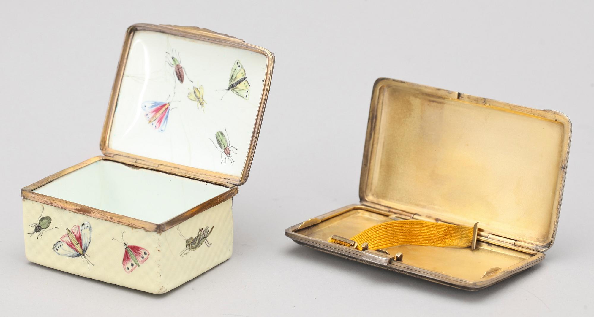DOSA samt CIGARETTETUI, 2 st, emalj, 1900-talets början.