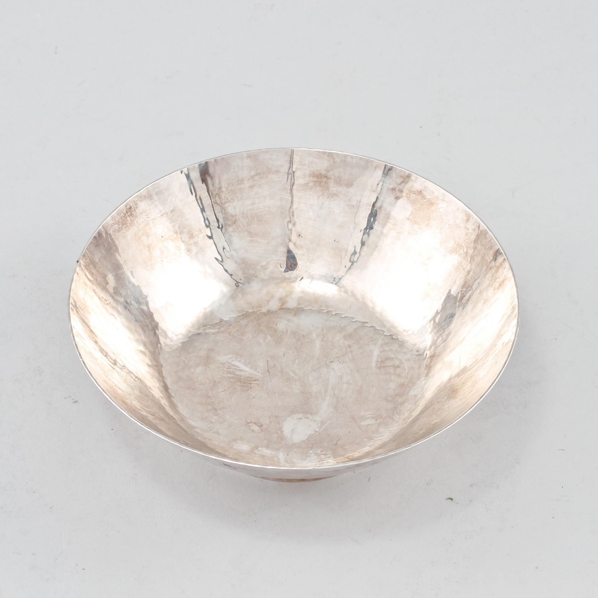 SKÅL, silver, Löfman, MGAB, Uppsala, 1977. Vikt 275 g.