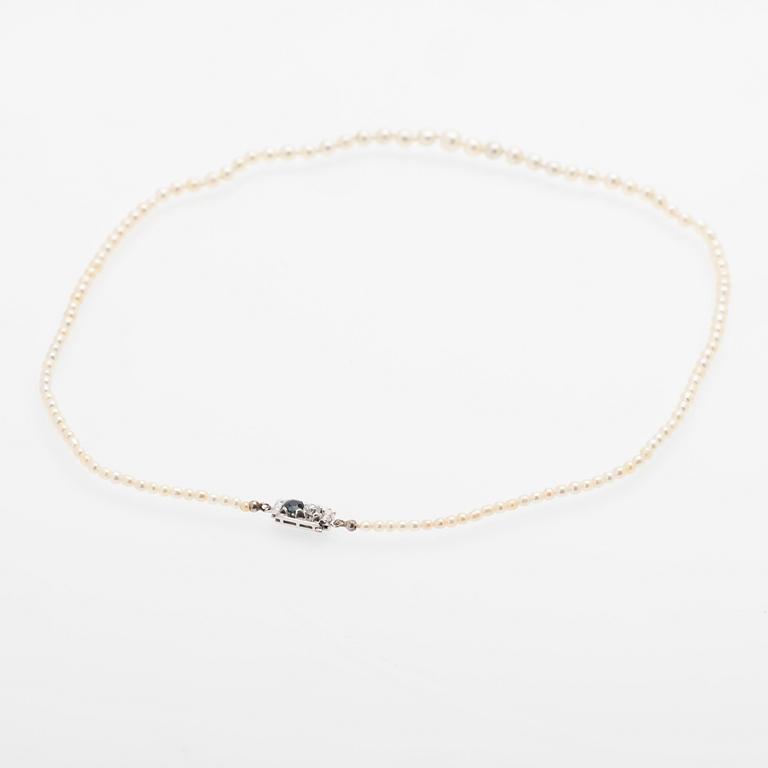 W.A. Bolin, Collier med odlade pärlor, diamant och safir, Stockholm 1947.
