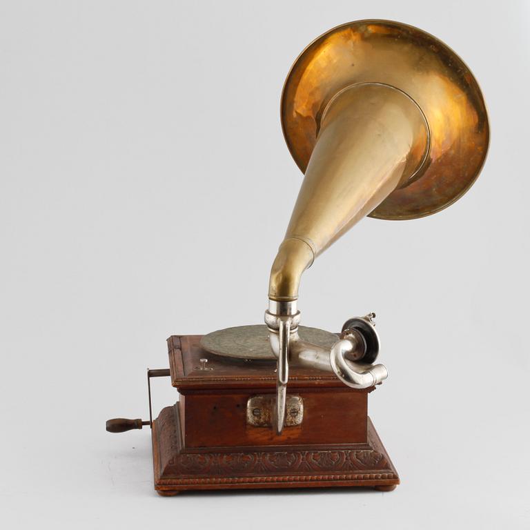 TRATTGRAMMOFON, sent 1800-tal.