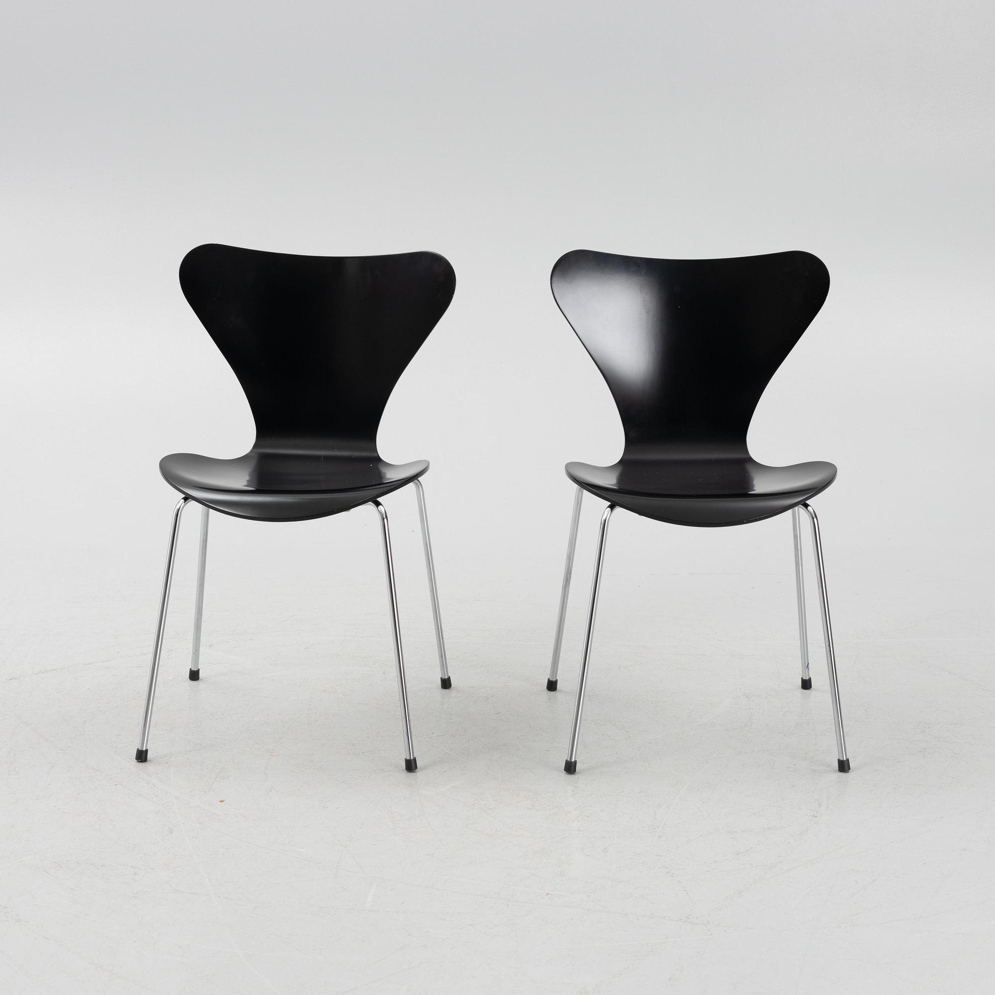 Arne Jacobsen, a set of six model 'Seven' chairs, Fritz Hansen, Denmark 2018.