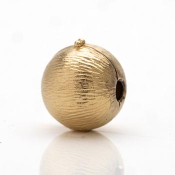 Ole Lynggaard, 18K gold clasp.