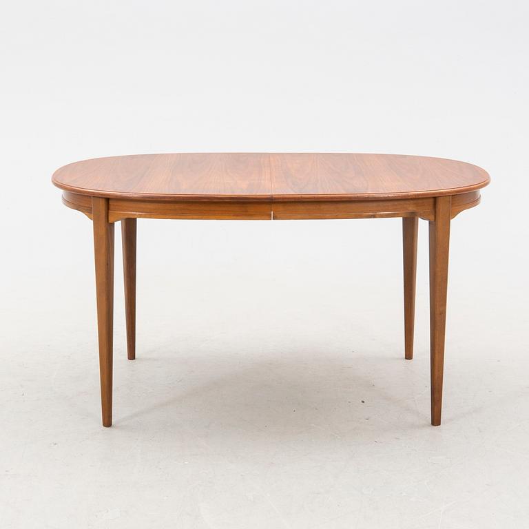 Svante Skogh, a 1960/70s walnut "Vindö" dining table.