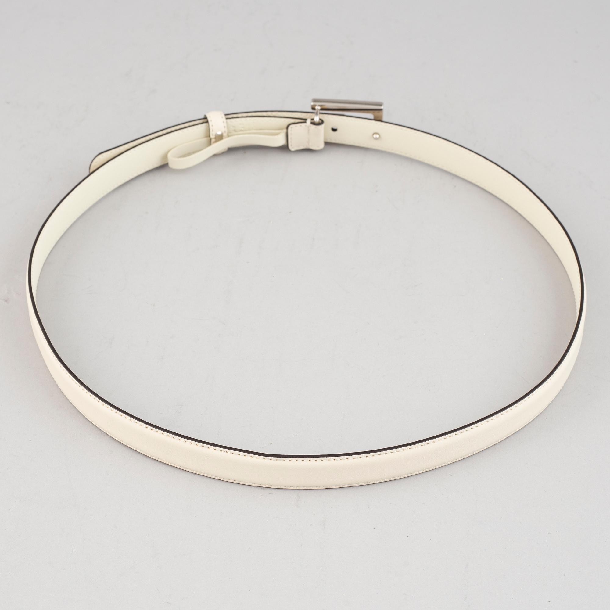 Gucci, a white leather belt, size 90 36.