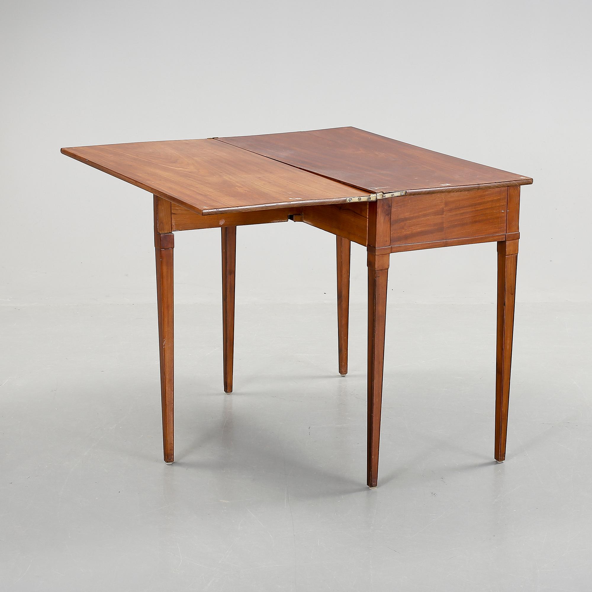 SPELBORD, sengustavianskt, Johan Petter Berg (mästare och hovschatullmakare i Stockholm 1802-16).