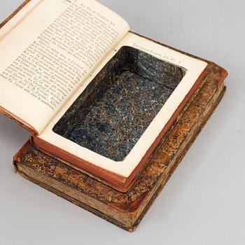 A LEATHER COVERED "BOOK" BOX, 19TH CENTIRY.