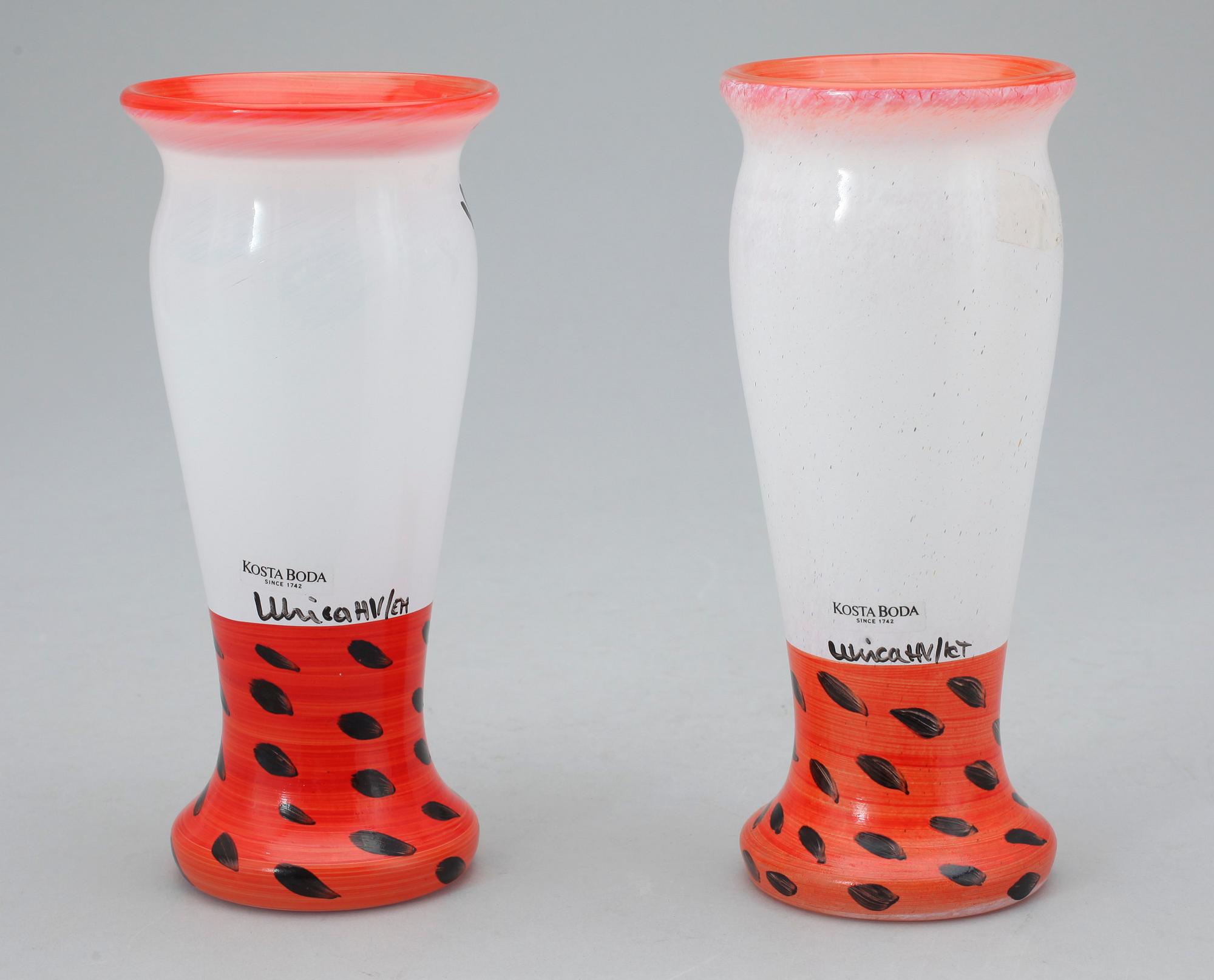 VASER, 2 st, glas, Ulrica Hydman Vallien. 1900-talets senare del.