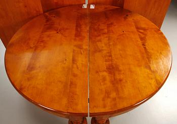 MATSALSBORD och STOLAR, 8 st, 1800-1900-tal.