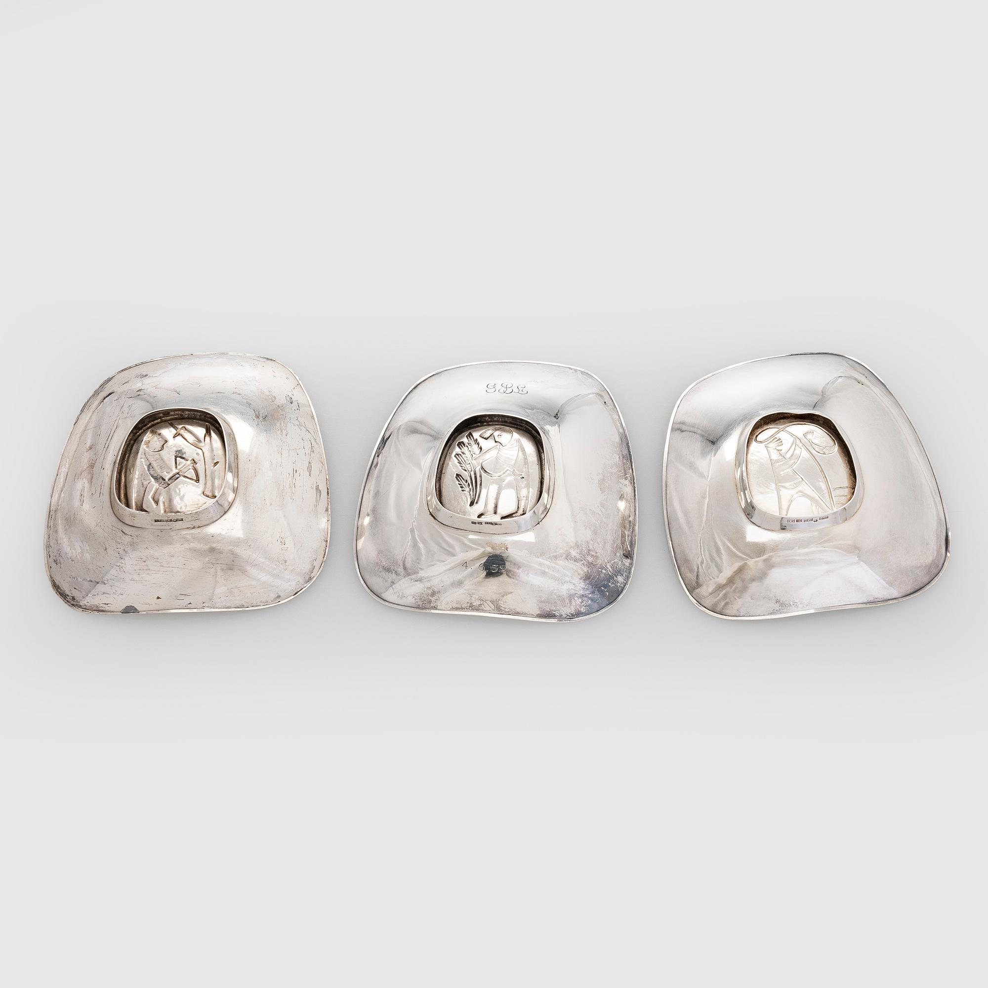 Two 1950s silver dishes, Hopeatehdas Oy, Helsingfors, 1951–55.