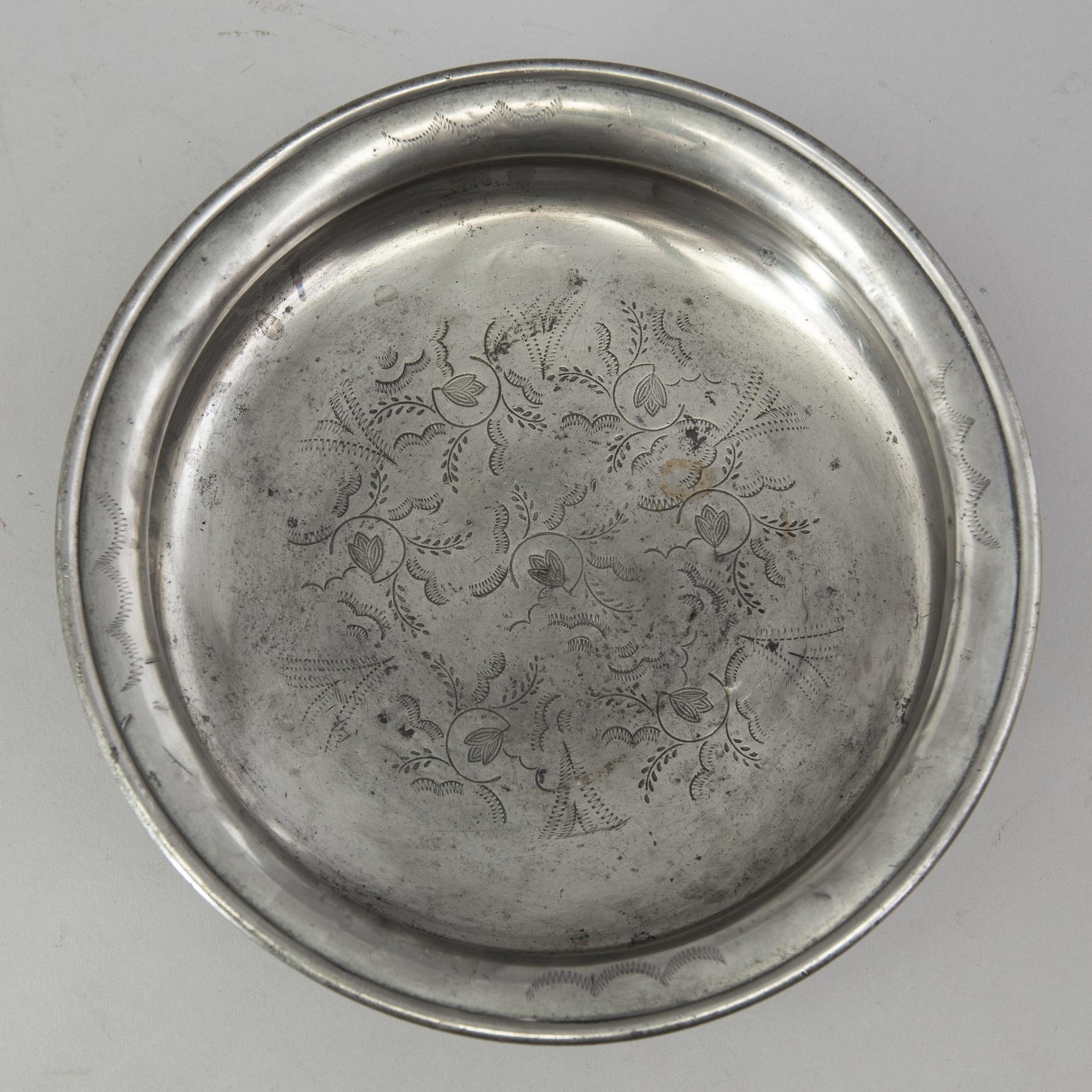 A peuter bowl by Anna Petrus for Firma Svenskt Tenn, 1928.
