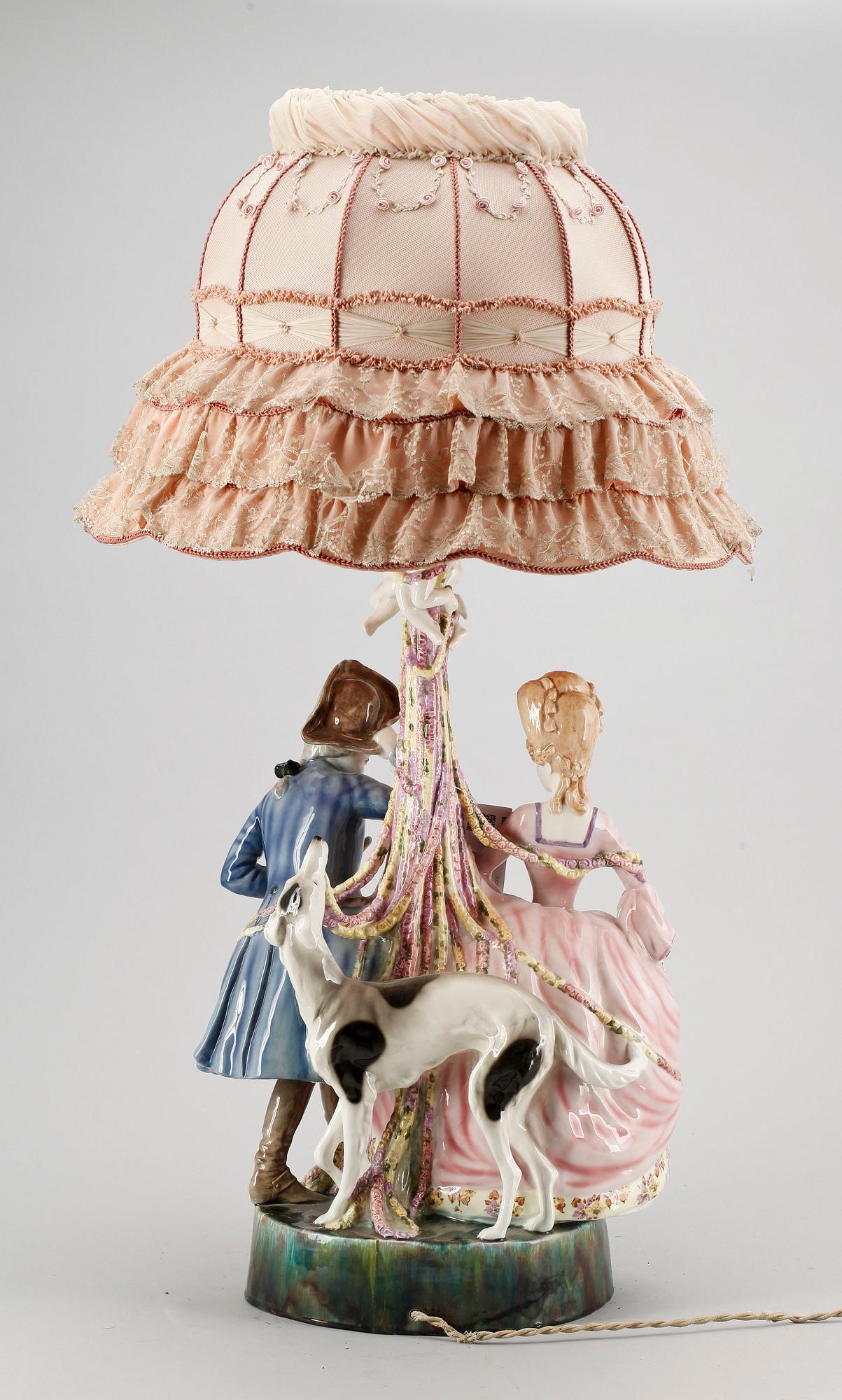 BORDSLAMPA, porslin, Goldscheider, Wien, 1900-talets mitt.