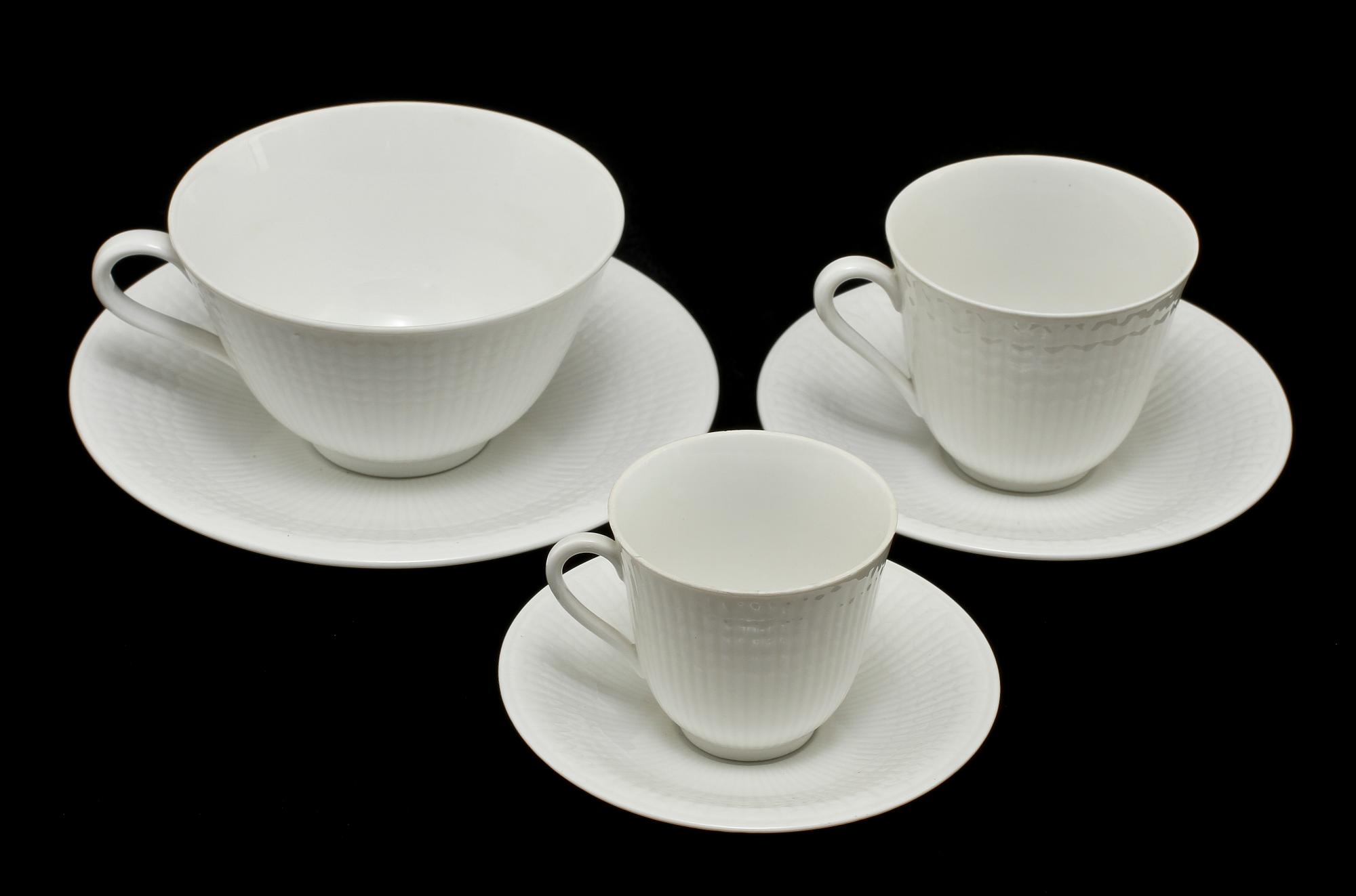 SERVISDELAR, 83 delar, porslin, "Swedish grace", Louise Adelborg, Rörstrand, 1900-talets mitt.