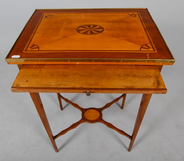 DAMARBETSBORD, gustaviansk stil, 1800-tal.