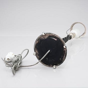 K. Anderson, bordslampa, Stockholm 1926, silver och svärtat trä.