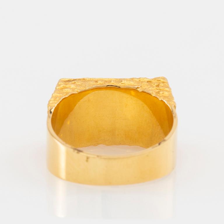 Björn Weckström, Ring "Kultakivi/Guldsten"18K guld och kopparmalm, Lapponia 1996.