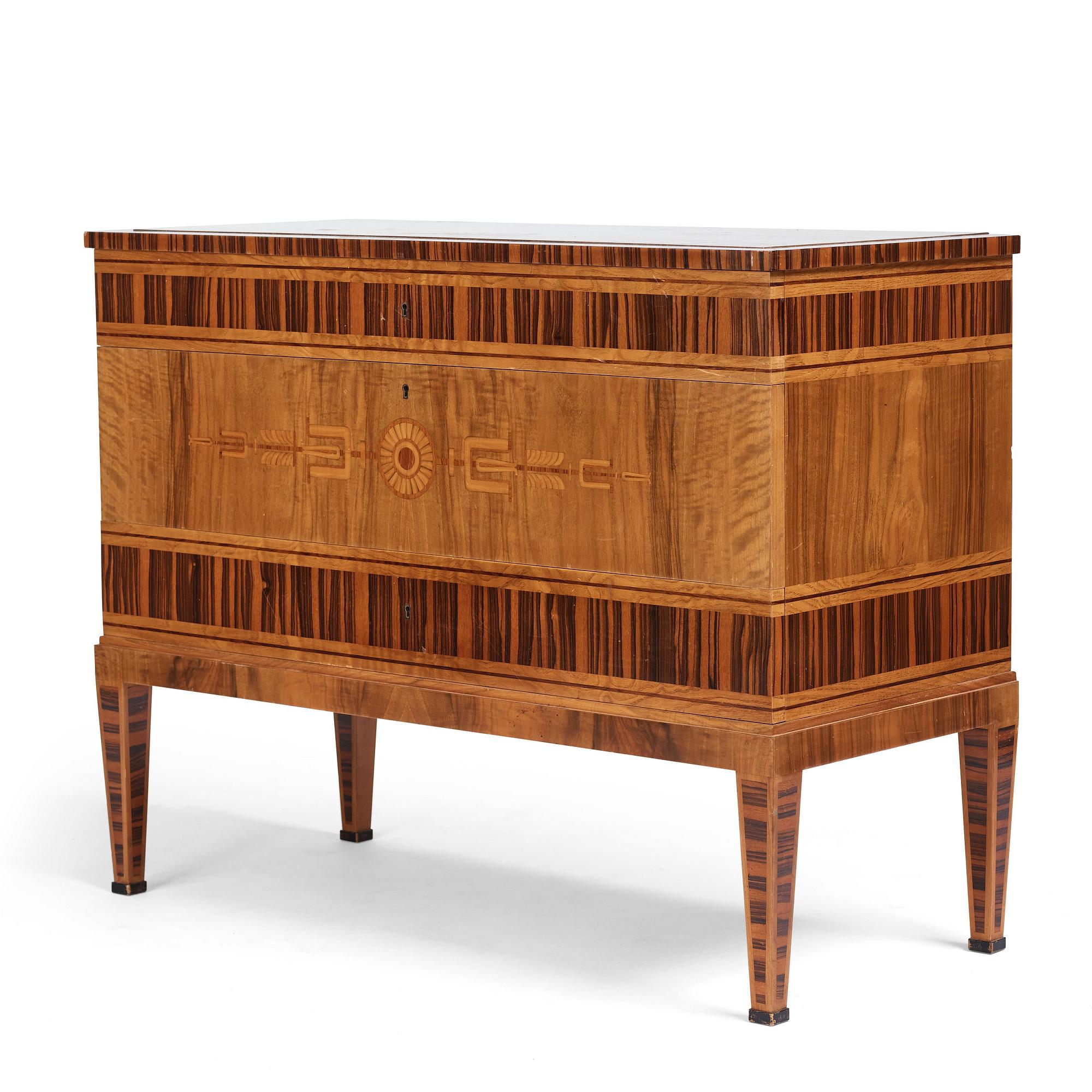 A Swedish 1920/30s walnut and maccassar bureau.
