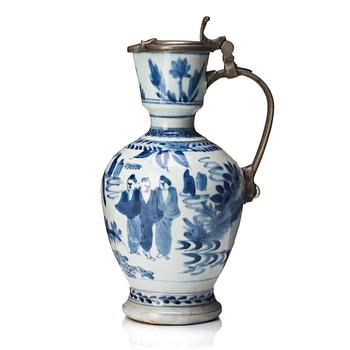 720. A blue and white Japanese ewer, Edo Period, 18th Century.