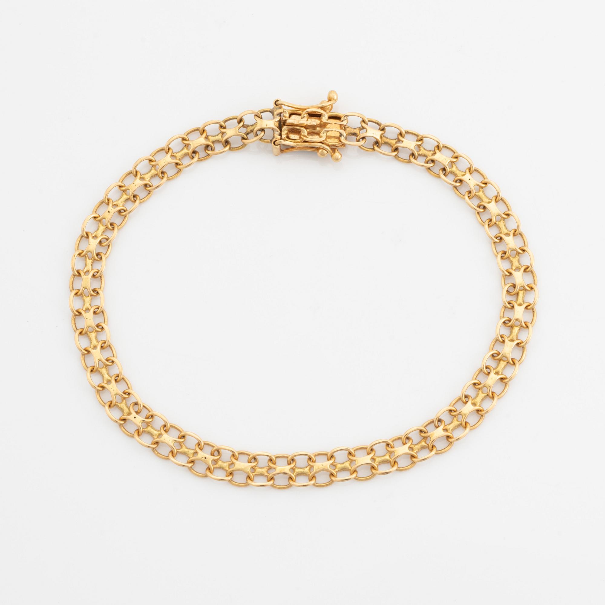 18K gold bracelet.